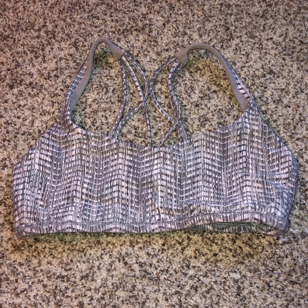 Lululemon sports bra
